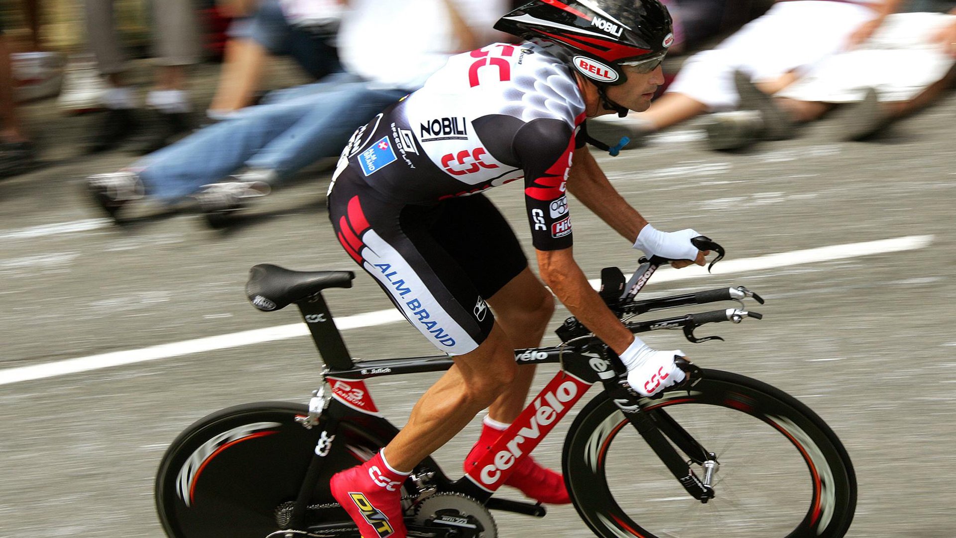 斯洛文尼亚男篮在欧洲锦标赛中表现出色，夺得金牌，斯洛文尼亚男篮球风格